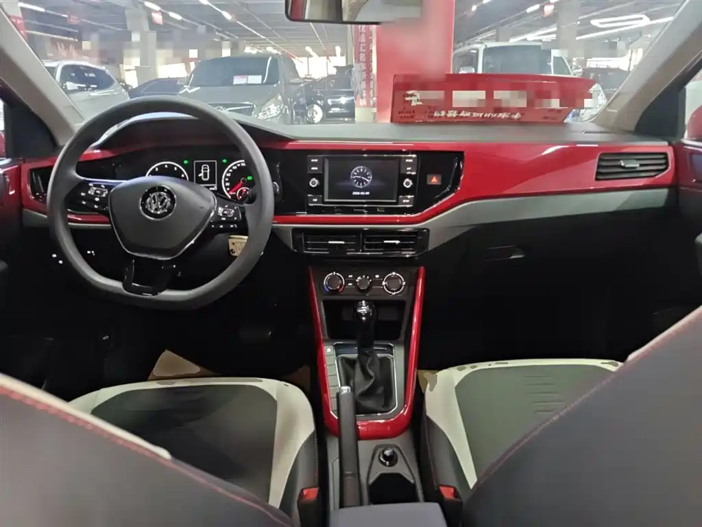 Volkswagen Polo 2019 Plus 1.5L Automatic Colorful Tech Edition фото 10