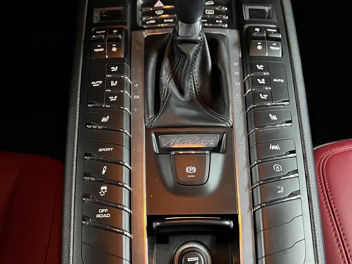 Porsche Macan 2018 Macan 2.0T фото 16
