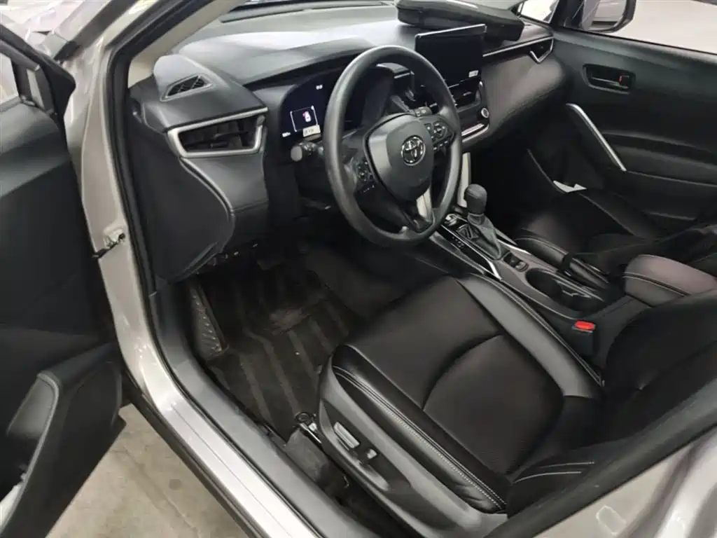 Toyota Corolla Cross 2022 2.0L Premium Edition фото 23