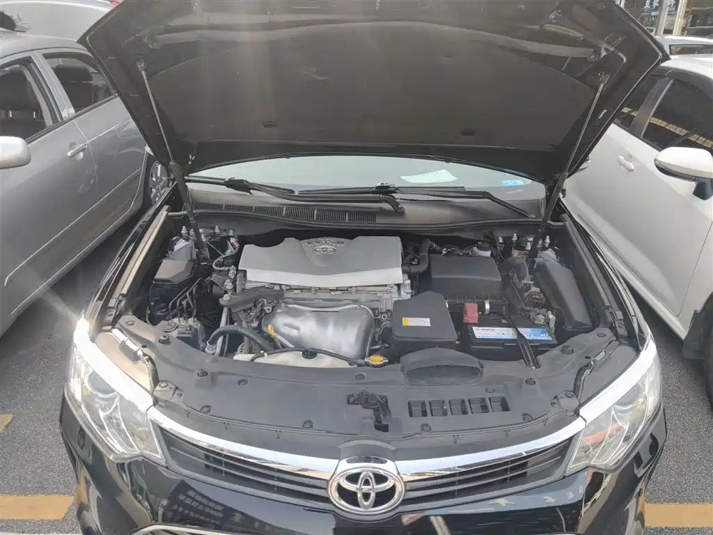 Toyota Camry 2015 2.0G Leading Edition фото 20