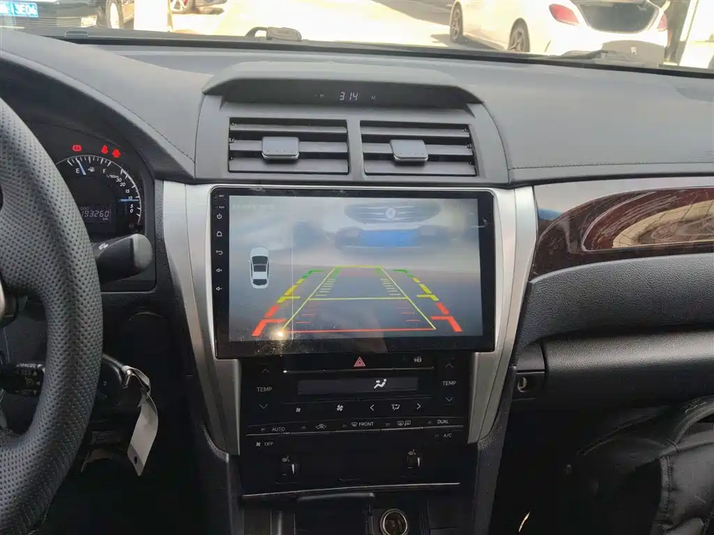 Toyota Camry 2015 2.0G Leading Edition фото 13