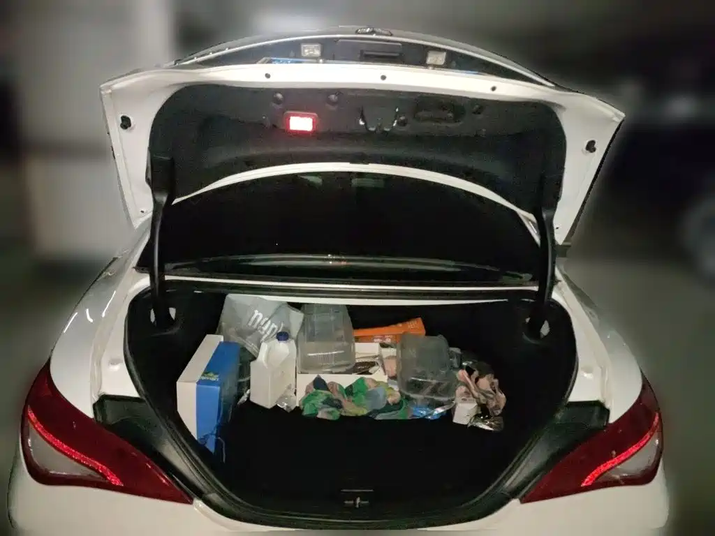 Photo 10 - Mercedes-Benz CLA (Import)