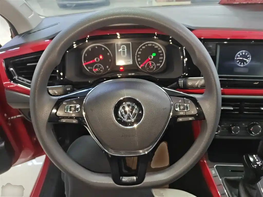 Volkswagen Polo 2019 Plus 1.5L Automatic Colorful Tech Edition фото 11