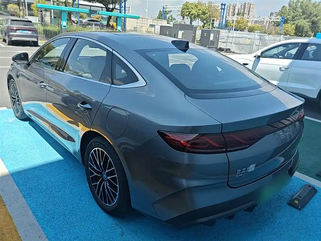 BYD Qin L 2025 DM-i Smart Drive Edition 120KM Excellence Type фото 5