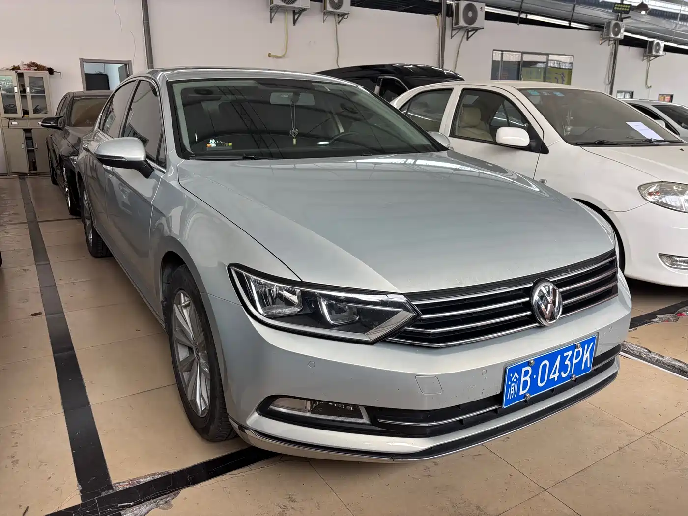 Volkswagen Magotan 2018 330TSI DSG Leading фото 3