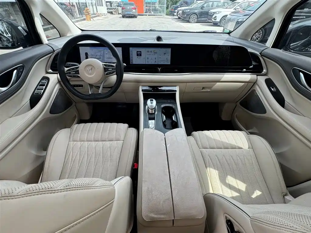 Voyah Auto Voyah Dreamer 2024 PHEV Extended Range Flagship Edition фото 11