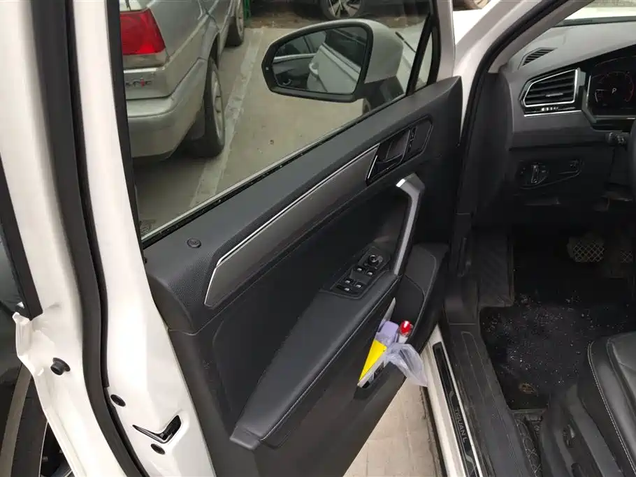 Volkswagen Tiguan L 2021 330TSI Automatic 2WD Smart фото 7