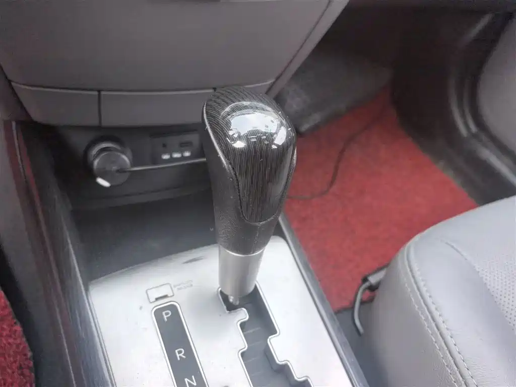 Hyundai Elantra 2015 1.6L Automatic Luxury фото 10