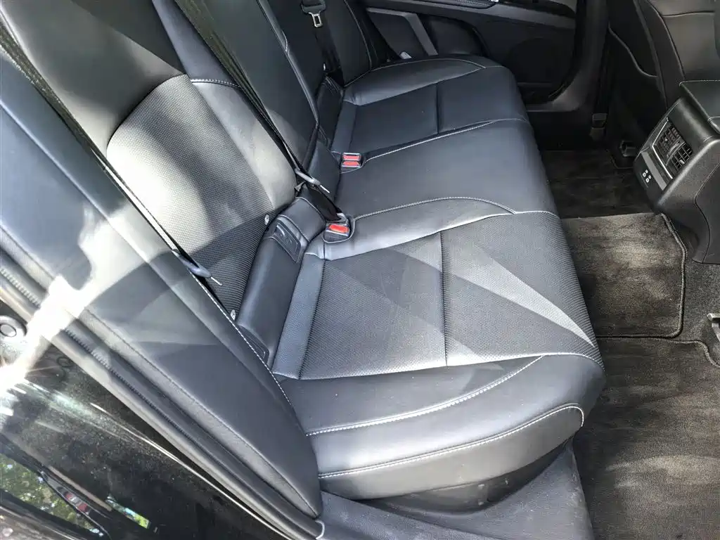 Toyota Camry 2024 Hybrid 2.0HGVP Luxury Edition фото 2