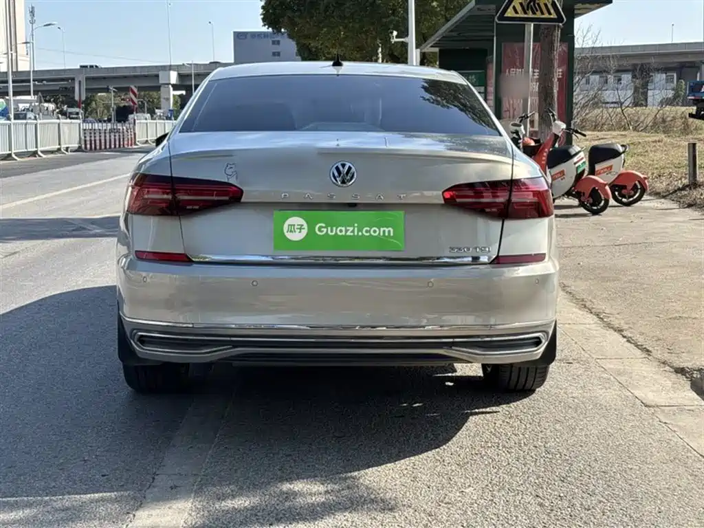 Volkswagen Passat 2019 330TSI Luxury Edition China VI фото 19