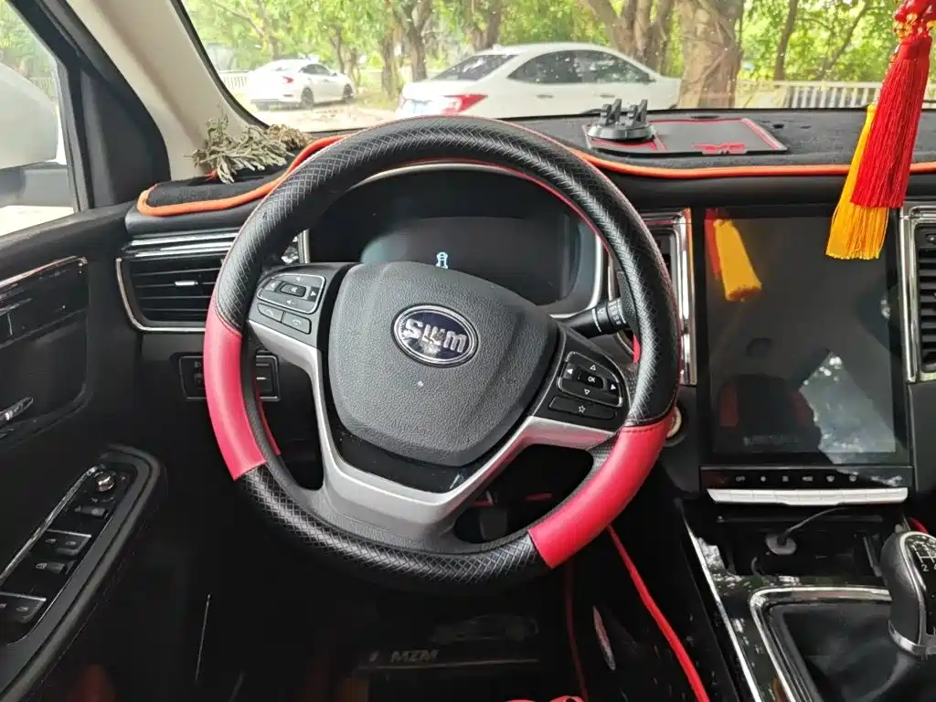 SWM Motor SWM G05 2020 2019 2.0L Manual Luxury Model