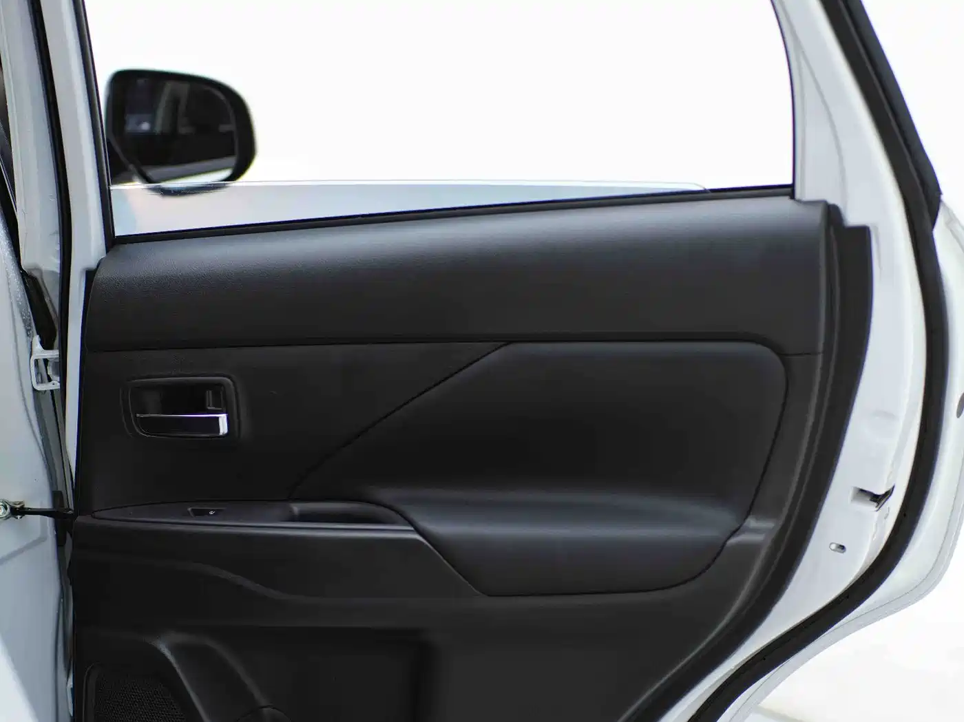 Mitsubishi Outlander 2021 Facelift 2.0L 2WD Comfort Edition 5-Seater фото 10
