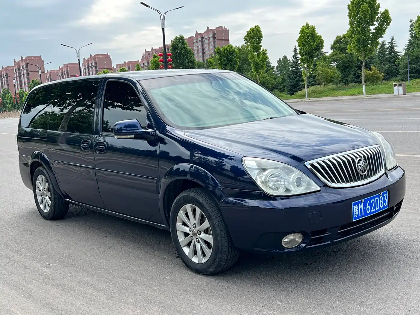 Buick GL8 2011 2.4L LT Executive Edition фото 3