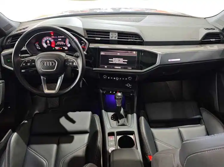 Audi Q3 2024 35 TFSI Progressive Sport фото 12