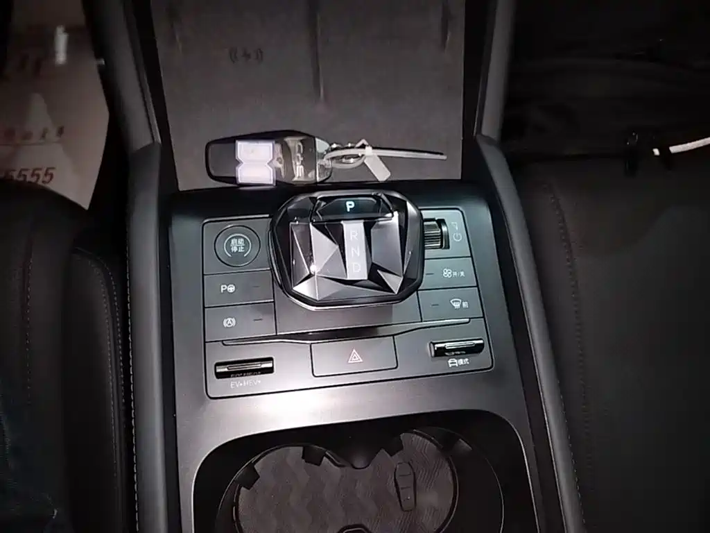 BYD Qin L 2025 DM-i Smart Drive Edition 120KM Surpassing фото 14