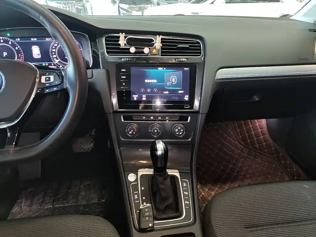 Volkswagen Golf 2020 Beloved Edition 280TSI DSG Comfort фото 13