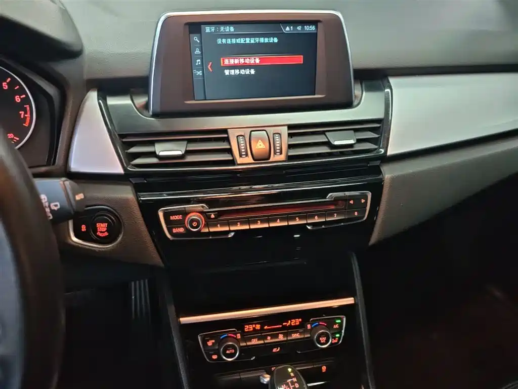 BMW 2 Series Touring 2016 218i Leading фото 13