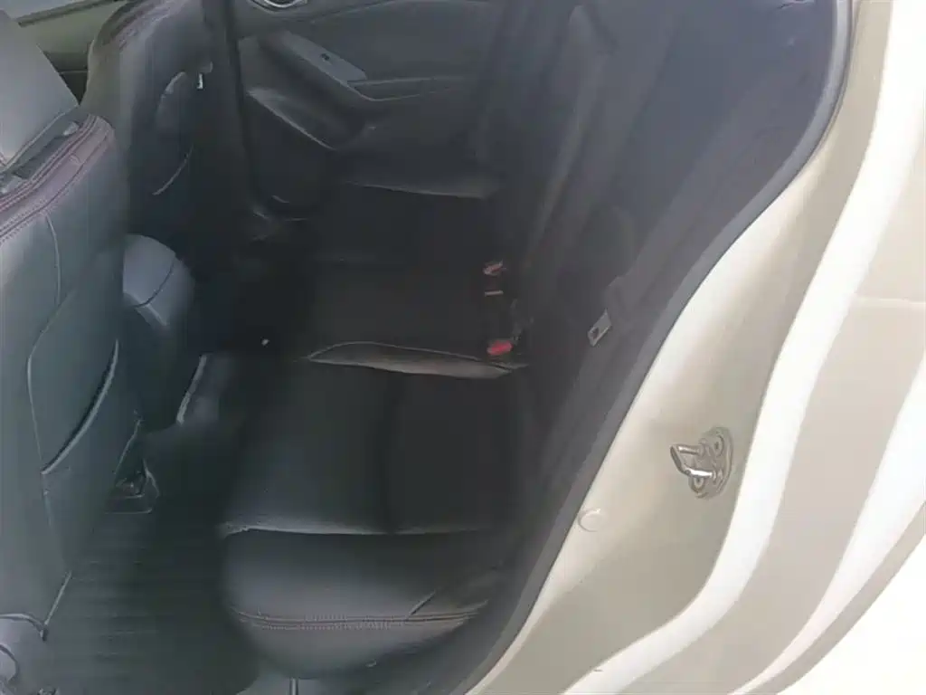 Фото 17 - Mazda Mazda 3