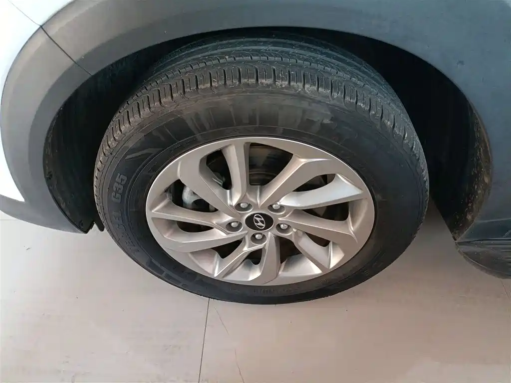 Hyundai Tucson 2018 1.6T DCT 2WD 15th Anniversary Special Edition фото 23