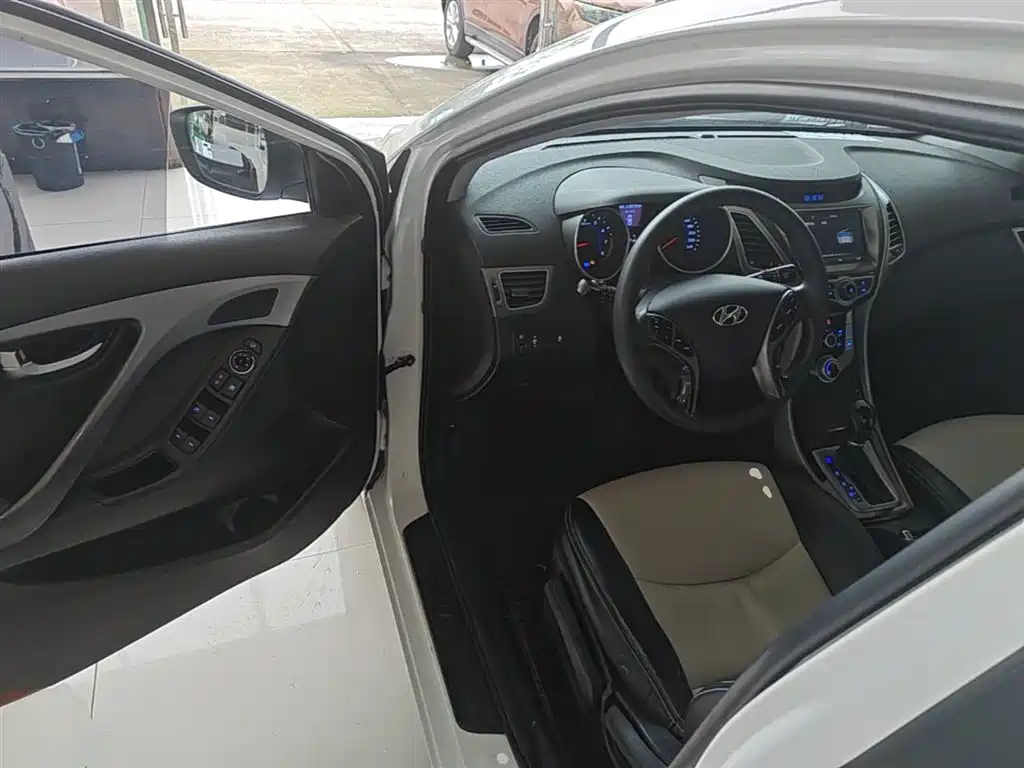 Hyundai Langdong 2016 1.6L Automatic Premium Edition фото 16