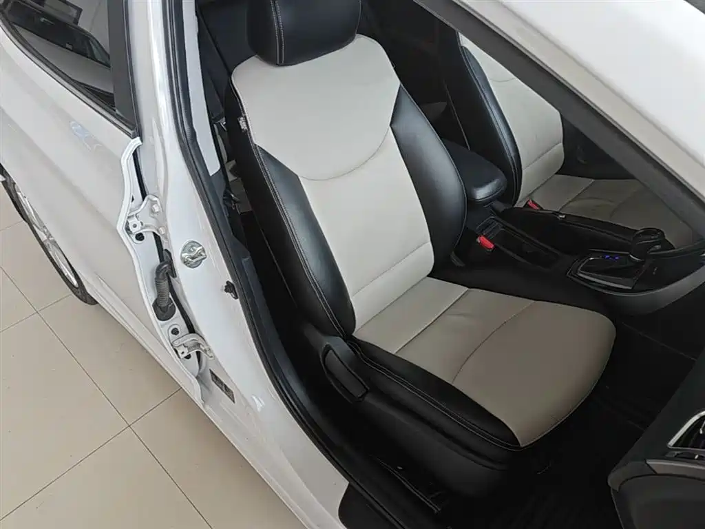 Hyundai Langdong 2016 1.6L Automatic Premium Edition фото 25
