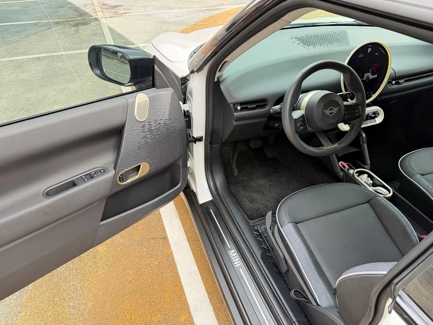MINI Electric MINI COOPER 2024 2024 456km COOPER E Classic