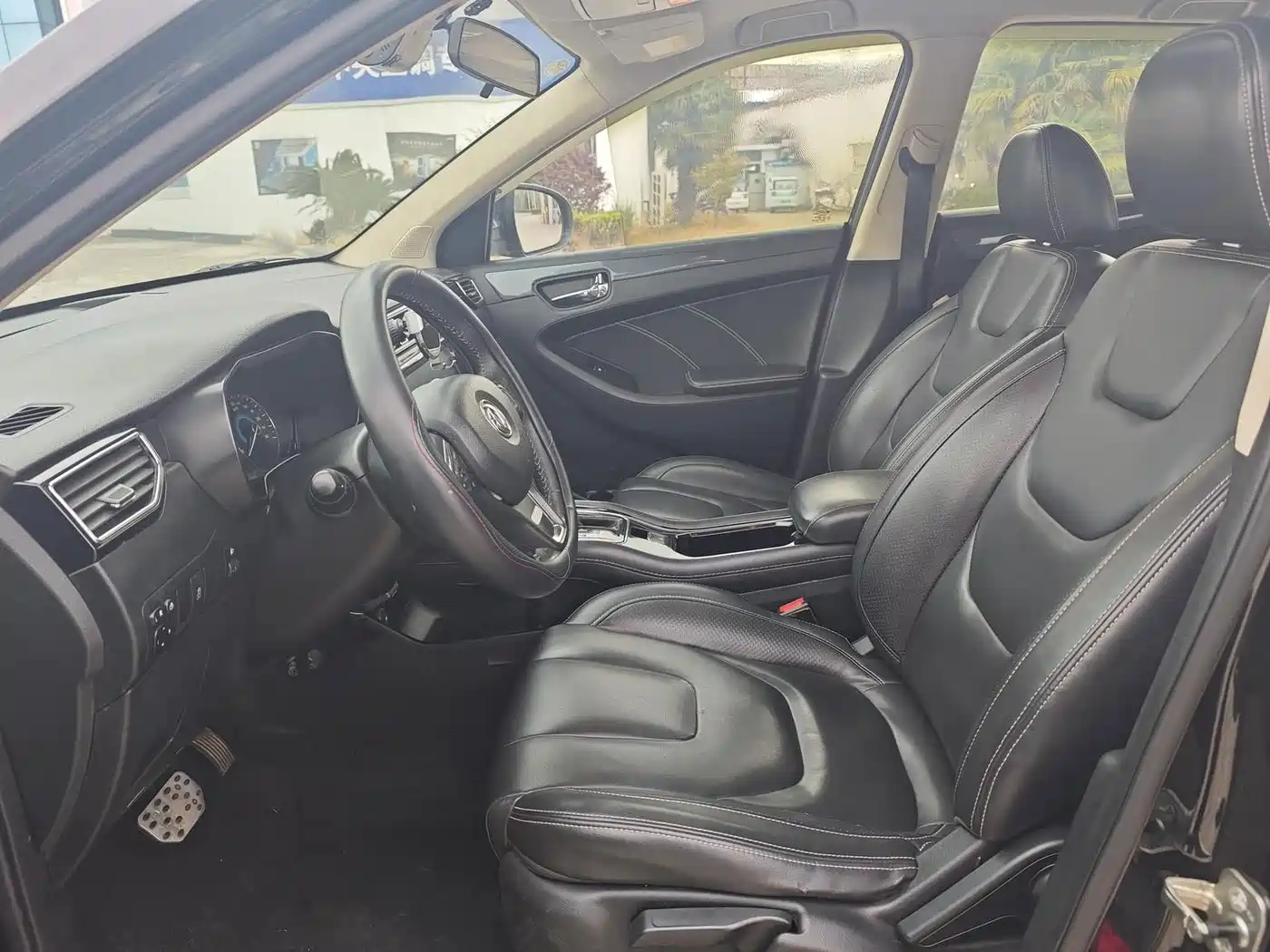 Dongfeng Fengguang Fengguang 580 2016 2017 1.5T CVT Comfort Version