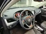 Photo 10 - Jeep Cherokee