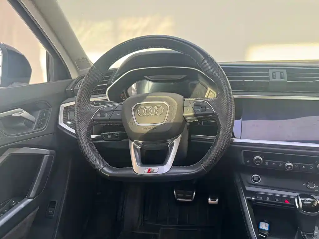 Audi Q3 Sportback 2023 2023 45 TFSI quattro Luxury