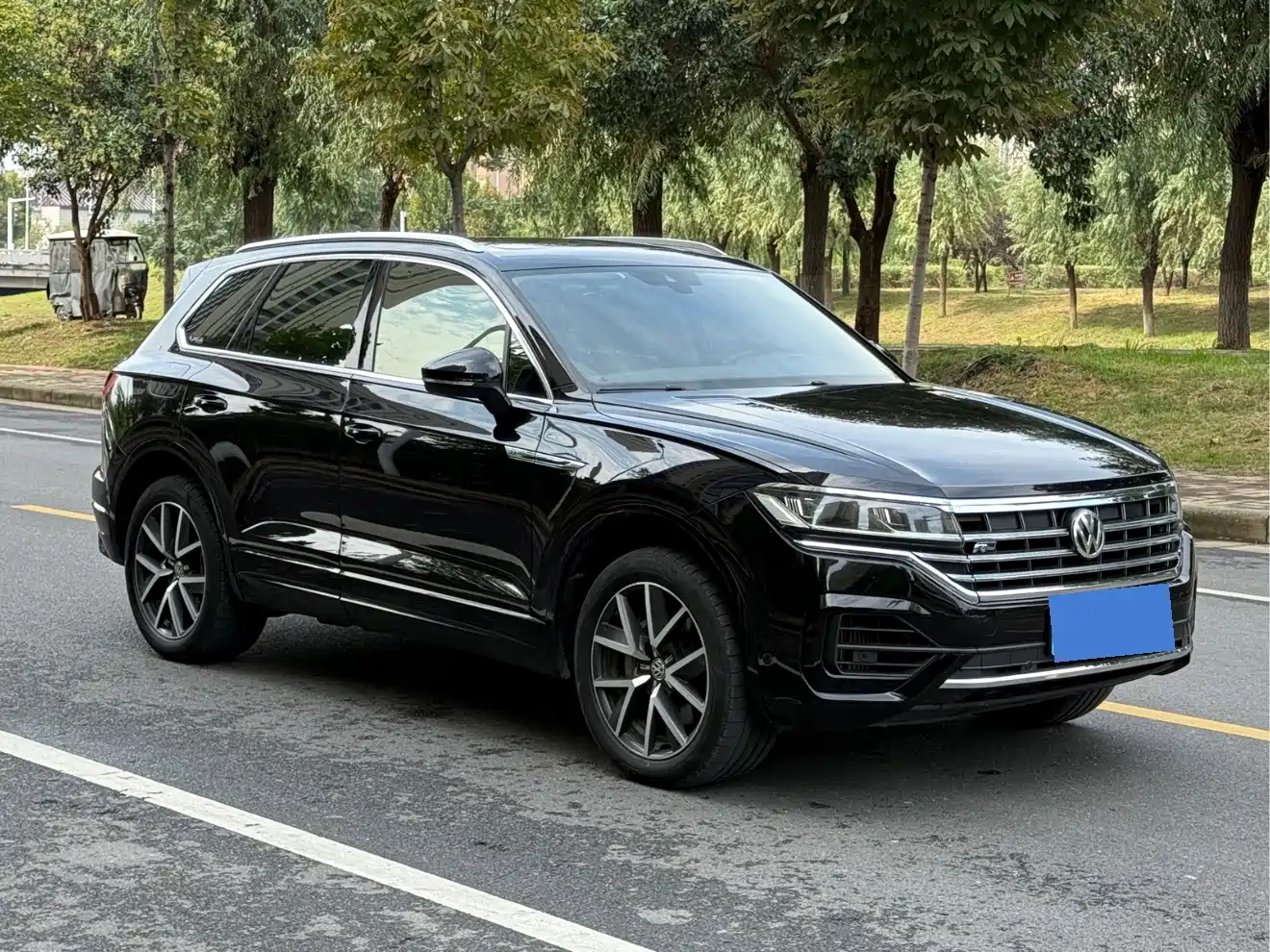 Фото 3 - Volkswagen Touareg