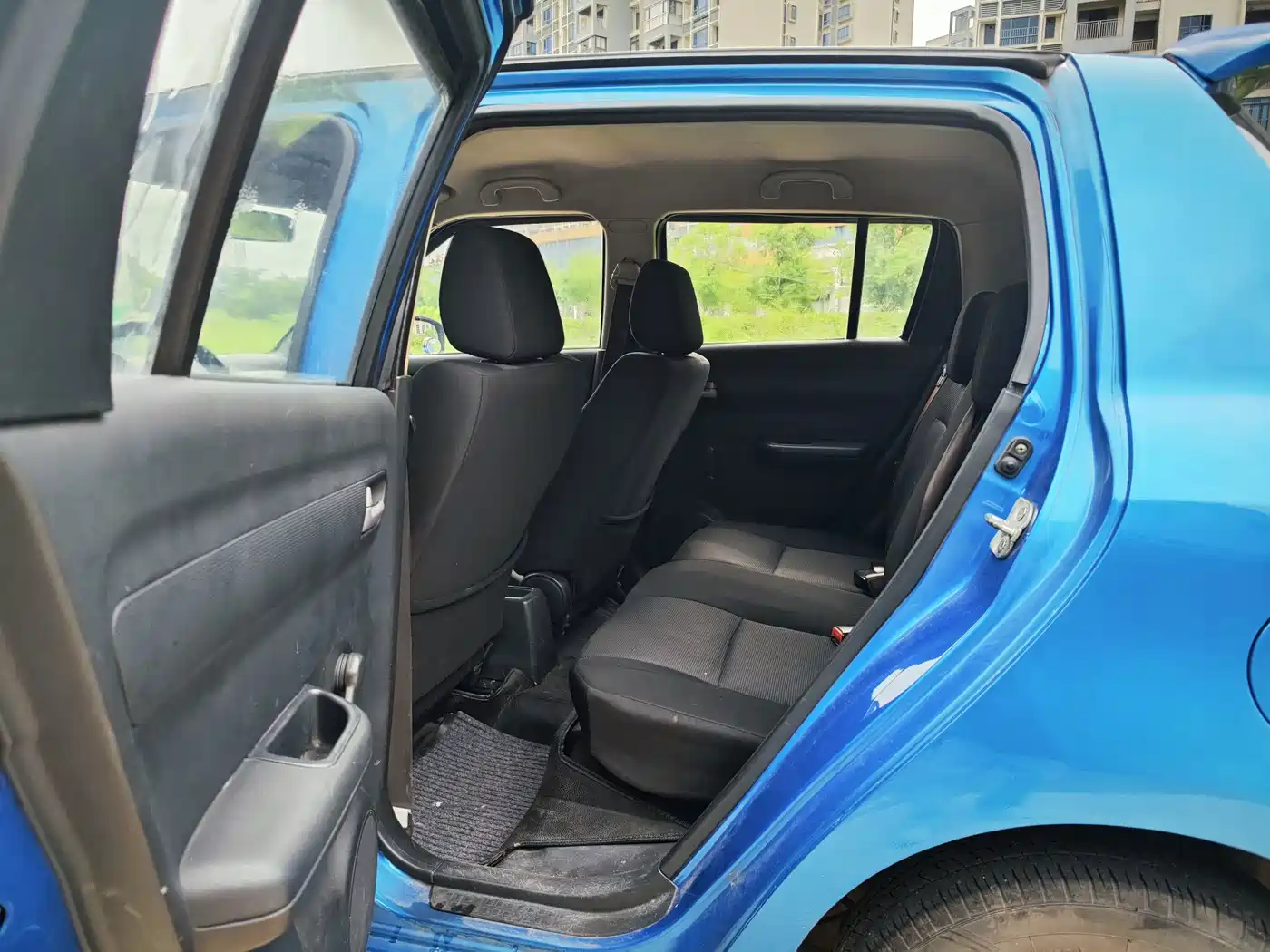 Photo 14 - Suzuki Swift