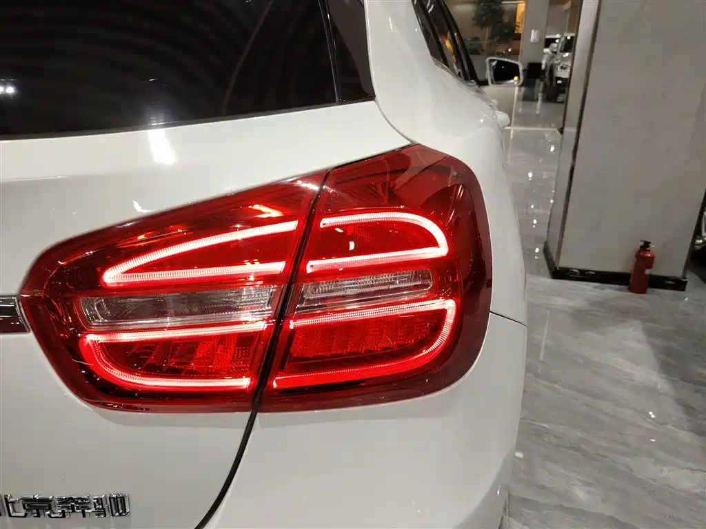 Mercedes-Benz GLA 2015 GLA 260 4MATIC Sport фото 24
