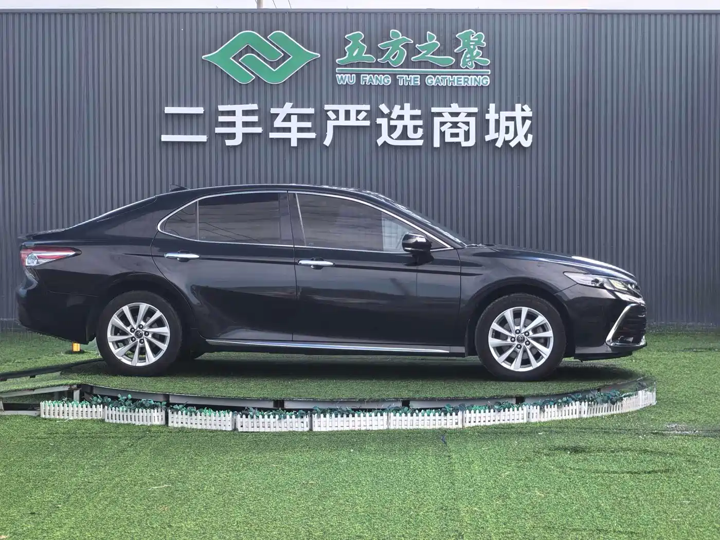 Фото 7 - Toyota Camry