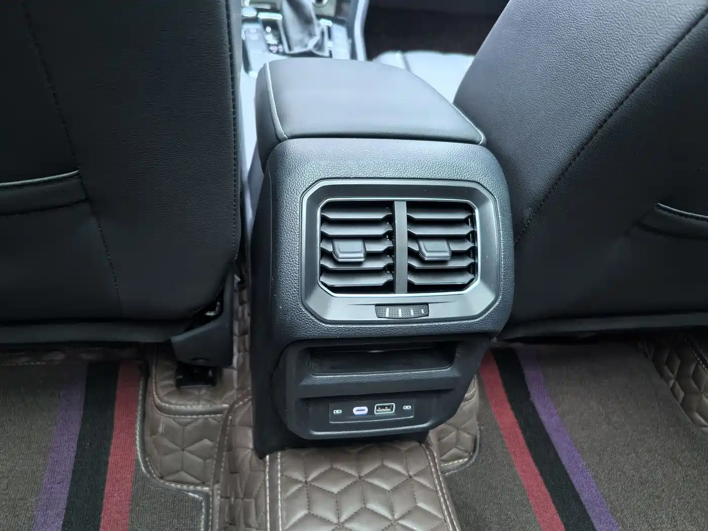 Volkswagen Tiguan L 2022 330TSI Auto 2WD R-Line Premium Edition фото 13
