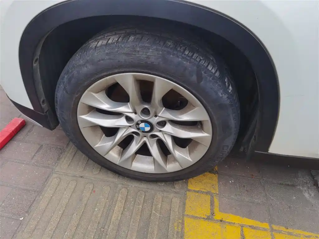 BMW X1 2015 Model sDrive18i Fashion Advanced Edition фото 23