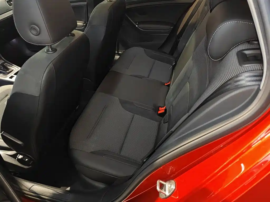 Volkswagen Golf 2018 230TSI Automatic Comfort фото 13