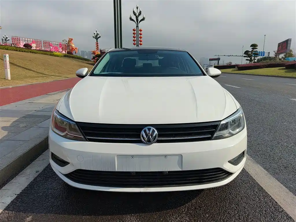 Volkswagen Lamando 2018 230TSI DSG Trend Edition фото 3