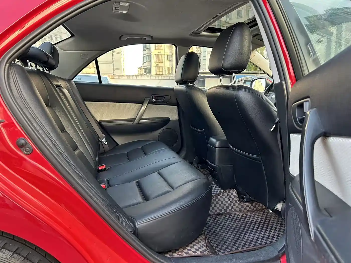 Фото 14 - Mazda 6