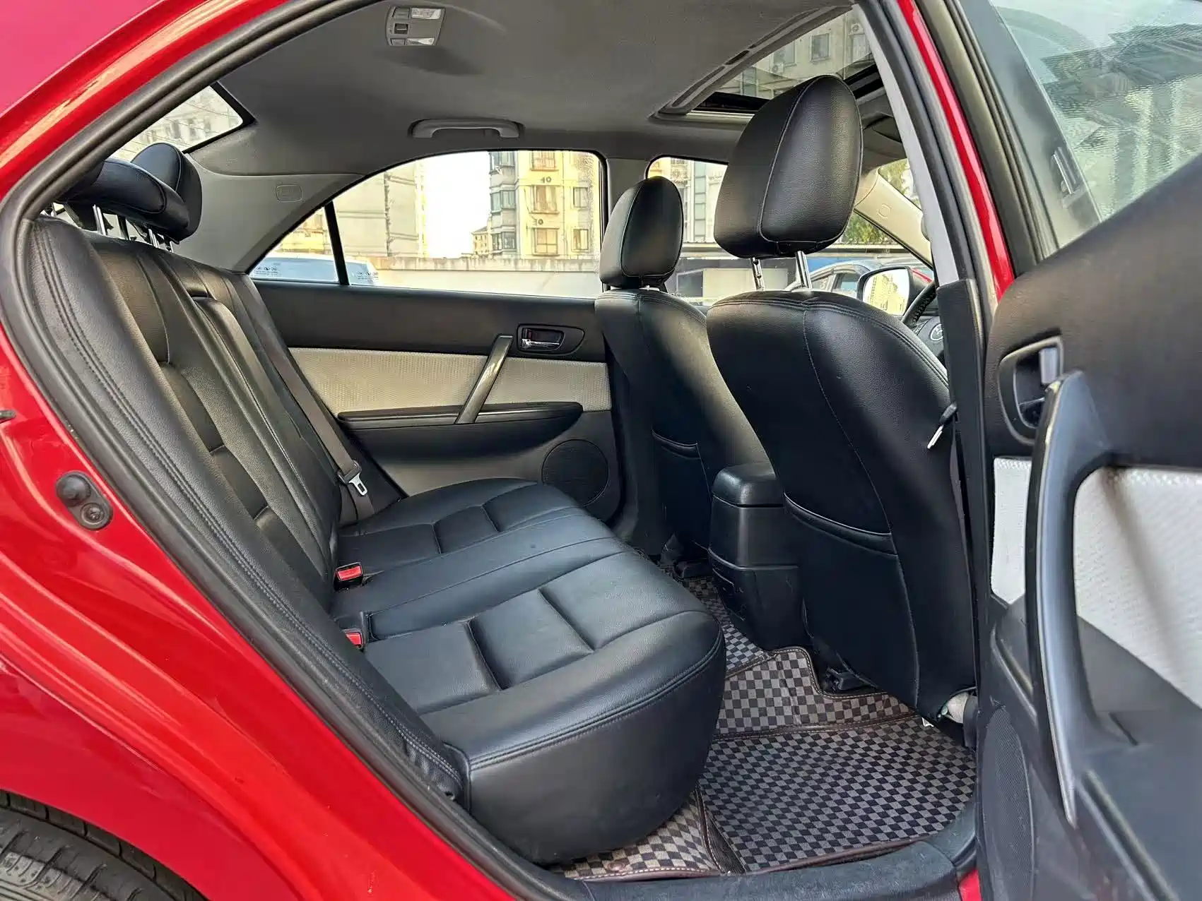 Фото 14 - Mazda 6