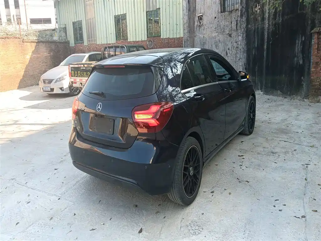 Mercedes-Benz A-Class (Import) 2017 Facelift A 200 Dynamic фото 5