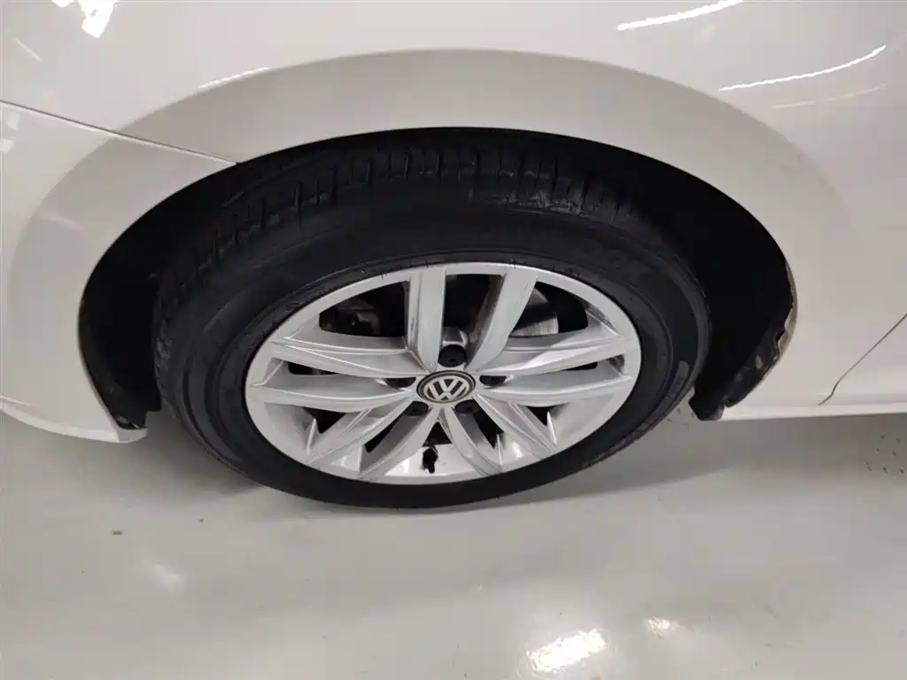 Volkswagen Golf 2018 1.6L Automatic Comfort фото 25