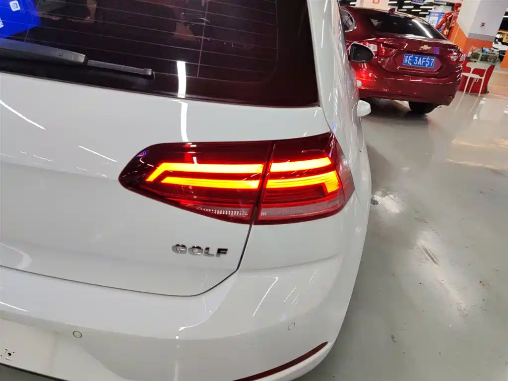 Volkswagen Golf 2018 1.6L Automatic Comfort фото 24