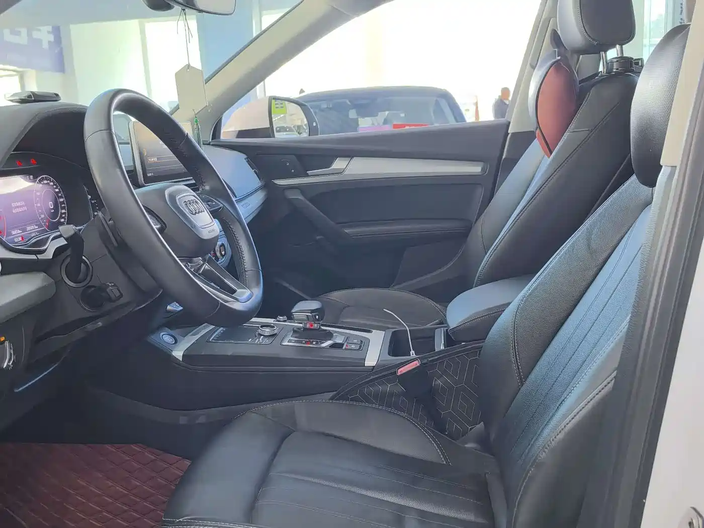 Audi Q5L 2020 Facelift 40 TFSI Honor Fashion фото 9