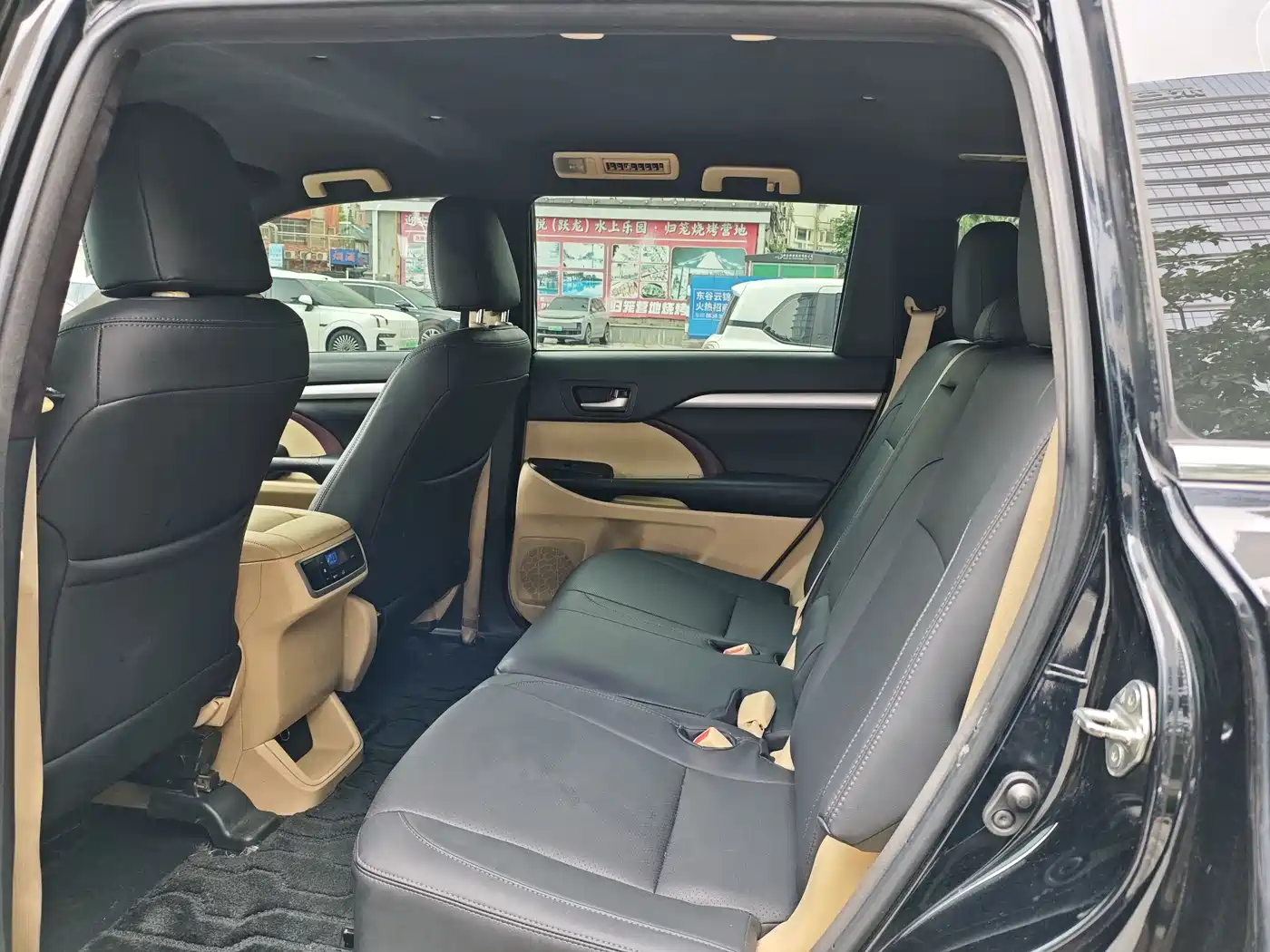 Toyota Highlander 2015 2.0T AWD Elite Edition 7-seater фото 10