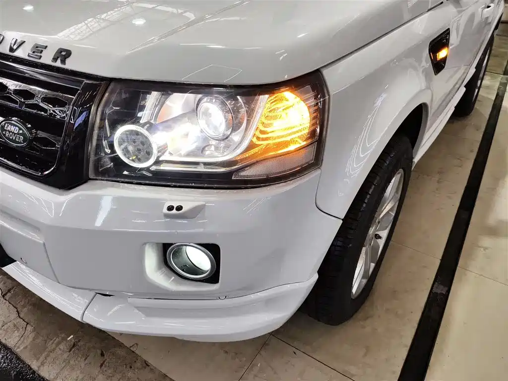 Land Rover Freelander 2 2014 2.0T Si4 HSE Gasoline Edition фото 18