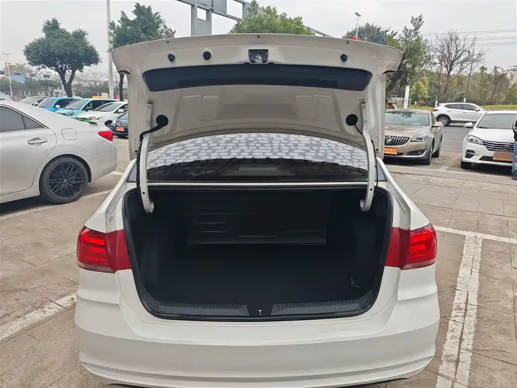 Volkswagen Santana 2021 1.5L Manual Trend Edition фото 19