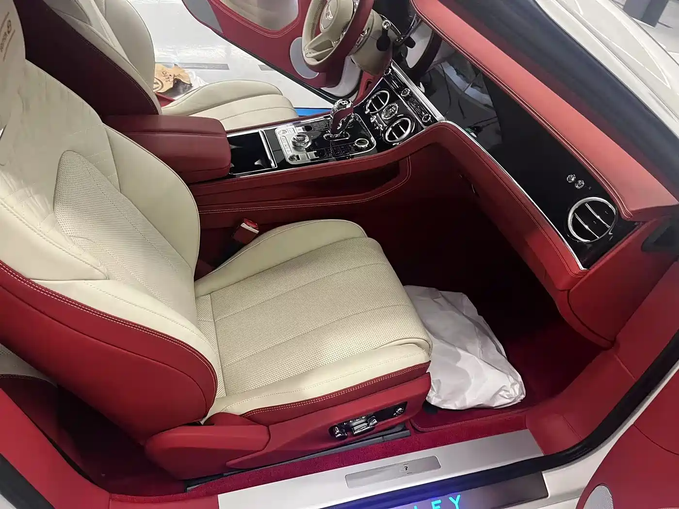 Bentley Continental 2025 2024 4.0T GT V8 Convertible