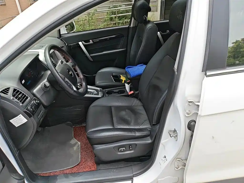 Chevrolet Captiva 2014 2.4L 2WD Urban 7-seater фото 8