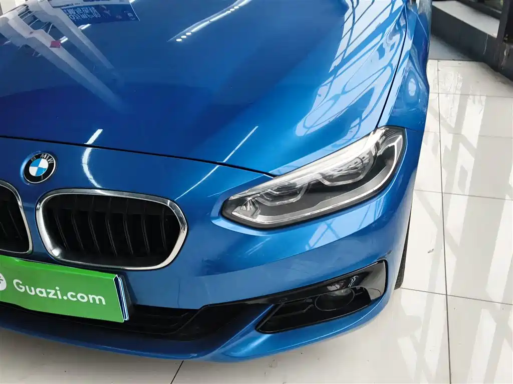 BMW 1 Series 2018 118i Sport Edition фото 24
