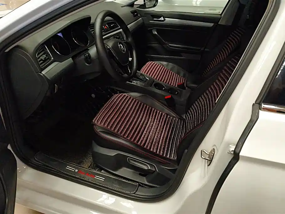 Volkswagen Lamando 2017 230TSI DSG Trend Edition фото 9